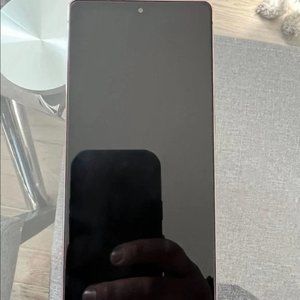 T-mobile Samsung Note in excellent. No scratches!!!